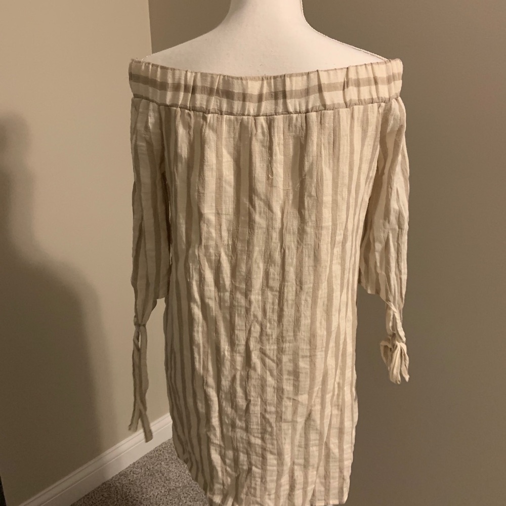Dress - Picture 2 of 7